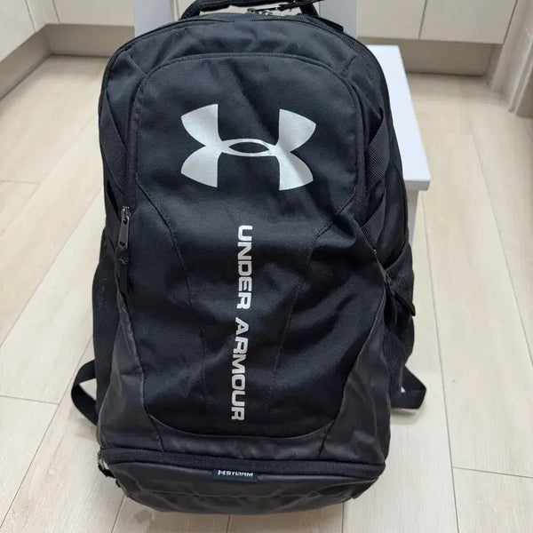 [BUNJANG] Under Armour Black Backpack / 신품급 언더아머 블랙 백팩 판매합니다
