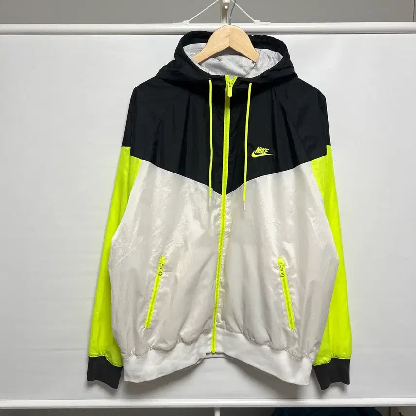[BUNJANG] Nike Windrunner Woven Jacket White Fluorescent 2XL / [정품/2XL] 나이키 윈드러너 화이트 형광 우븐 바람막이