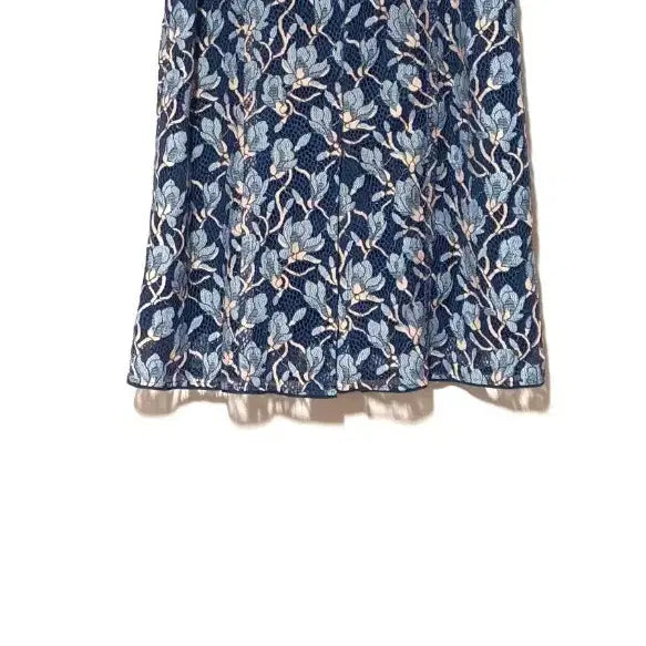 [BUNJANG] System Floral Lace Midi Skirt (Navy) / SYSTEM] 시스템 플로럴 레이스 미디 스커트 (네이비)