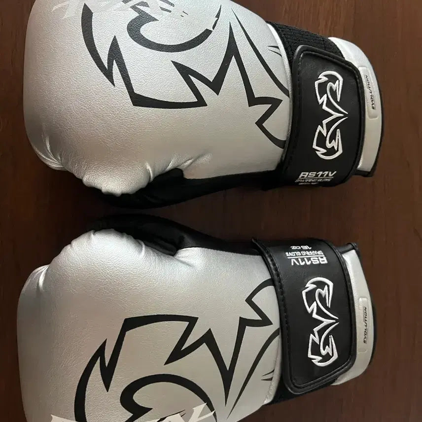 [BUNJANG] RS11V Silver 16oz Boxing Gloves / Rs11v 실버 16온스 글러브