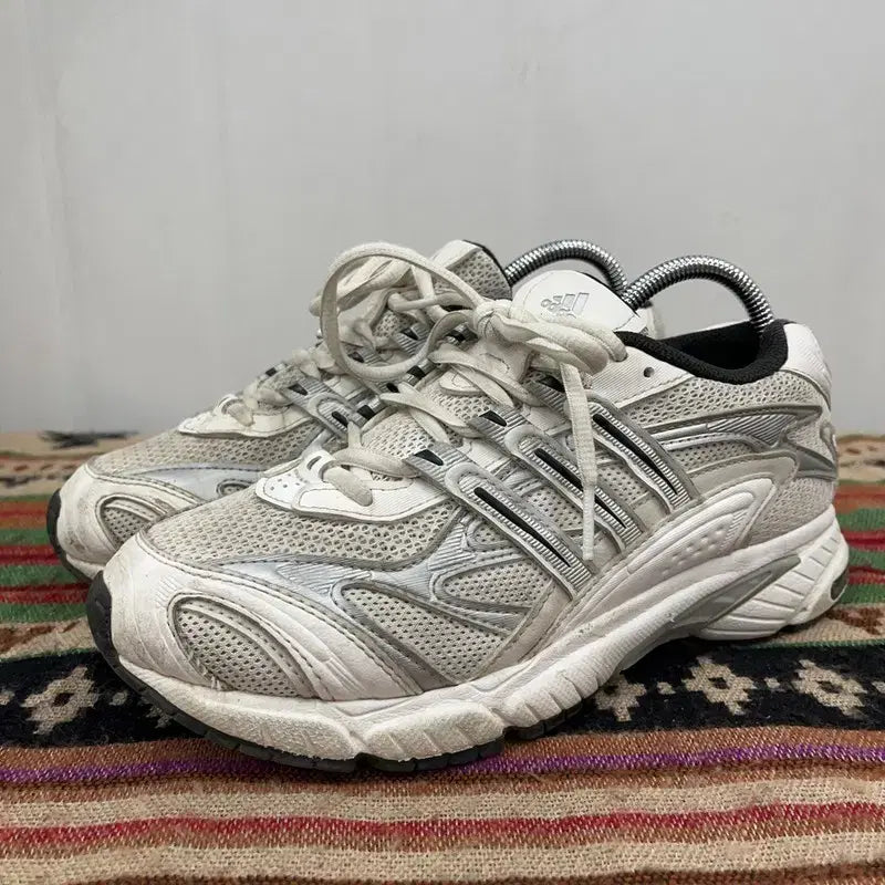 [BUNJANG] Adidas Temp Run 2.0 Cloud Sneakers 235 / 아디다스 템퍼 런 2.0 클라우드 스니커즈 운동화 235 X02138