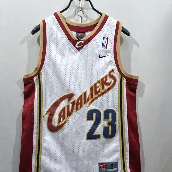 [BUNJANG] Nike Cavaliers LeBron James Basketball Jersey Size S (44) / S 나이키 카발리어스 르브론 제임스 농구져지 나시티 44사이즈
