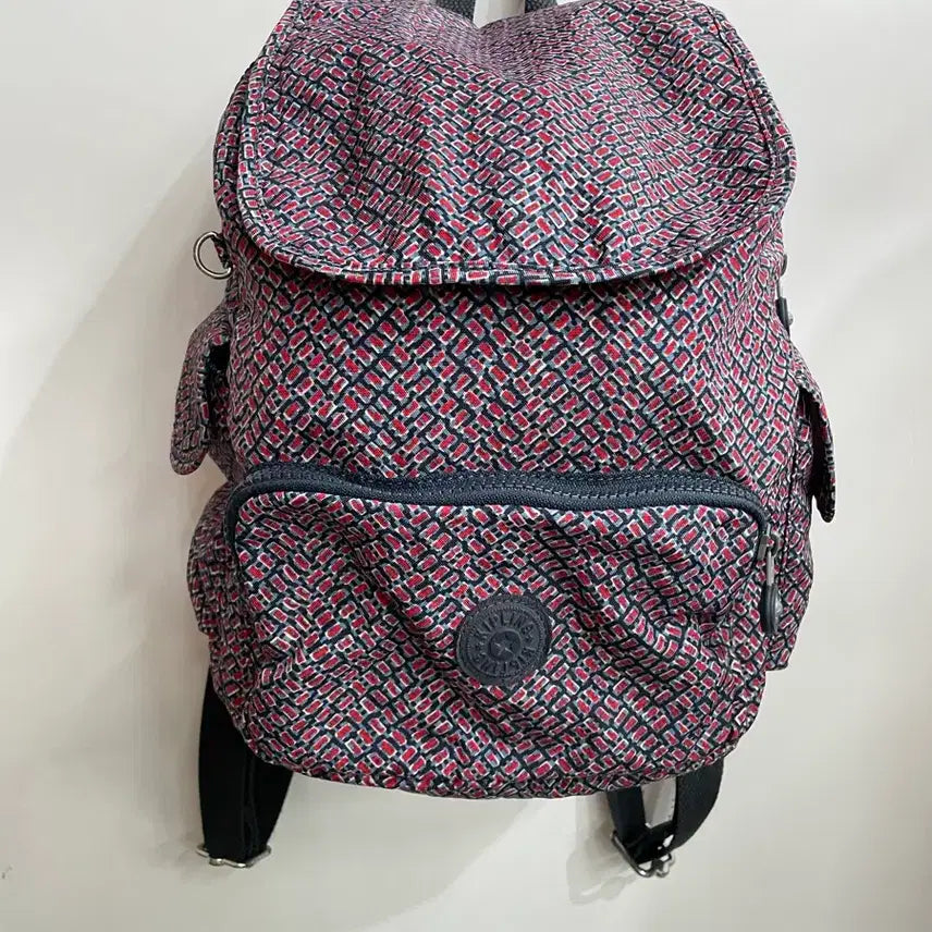 [BUNJANG] Kipling Navy Red Geometric Pattern Backpack / [Kipling] 네이비 레드 지오메트릭 패턴 백팩 (FREE) 1/.9