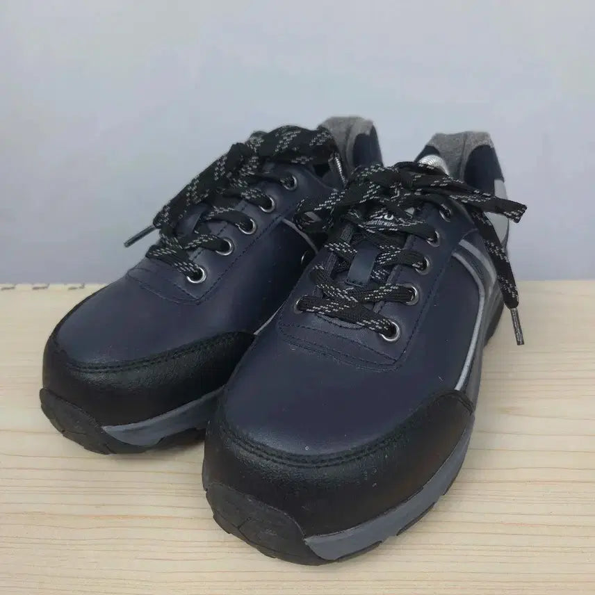 [BUNJANG] Tbuc 240 Safety Shoes / 240 티뷰크Tbuc 안전화