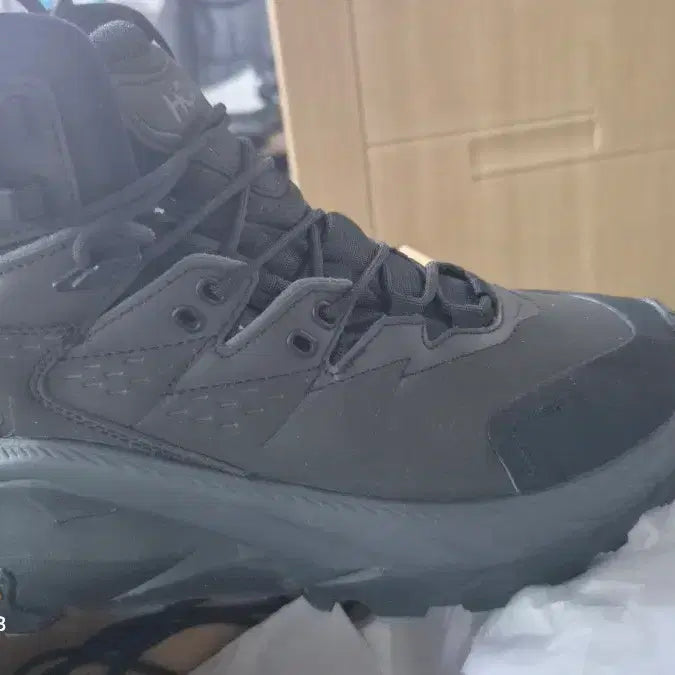 [BUNJANG] Hoka Kaha 2 GTX Gore-Tex Hiking Boots Black / 호카 카하2 GTX 고어텍스 등산화 블랙