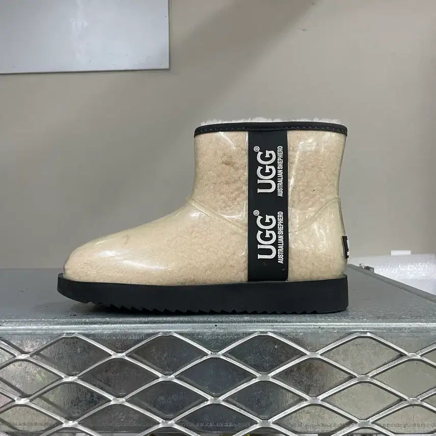 [BUNJANG] UGG Coated Boots EU39 / 어그 코티드 부츠 eu39W (gr-5625)