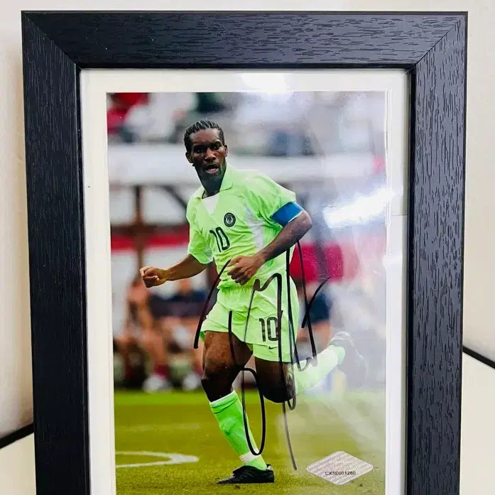 [BUNJANG] Jay-Jay Okocha Autographed Framed Photo (Collexx Certified) / 나이지리아 제이제이 오코차 (Collexx 인증서) 친필사인 액자