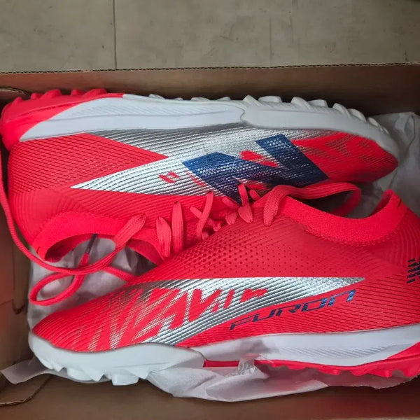 [BUNJANG] New Balance Furon v8 Elite TF Men's Soccer Cleats - Size 245 / 뉴발란스 퓨론 V8 엘리트 TF 245