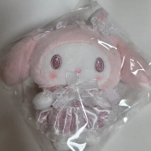 [BUNJANG] Sanrio My Melody Shiroichigo Mascot Doll (Reissue Version) / [산리오] 마이멜로디 시로이치고 재발매 버젼 마스코트 인형