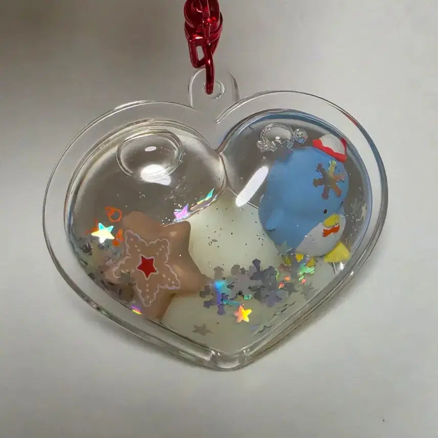 [BUNJANG] Sanrio Seongsudong Holiday Pop-up Water Globe Keychain Tuxedo Sam / 산리오 성수 홀리데이 팝업 워터볼 키링 턱시도샘