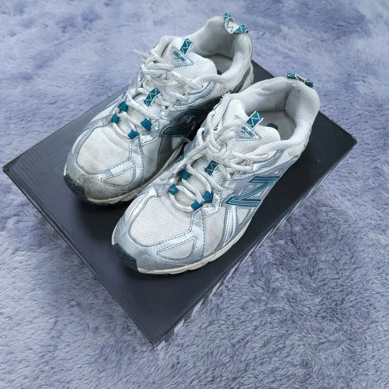 [BUNJANG] New Balance 610 Sneakers / 240 뉴발란스 610 운동화 | 0703A27