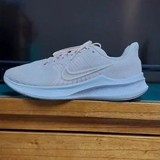 [BUNJANG] Nike Downshifter 11 Running Shoes (US Women's 7.5) / 나이키 정품 다운시프터 런닝화.250