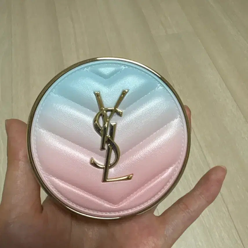 [BUNJANG] Yves Saint Laurent Love Collection Cushion Foundation B10 (New) / 입생로랑 러브 컬랙션 쿠션b10호(새제품)