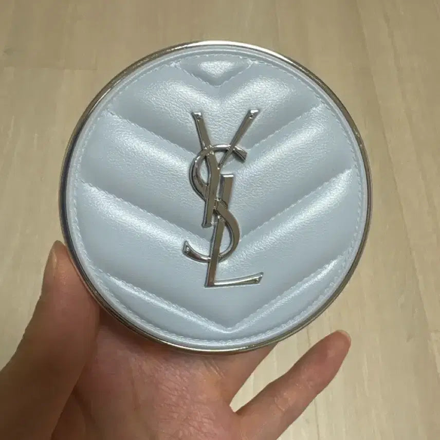 [BUNJANG] Yves Saint Laurent All Hours Blurring Cushion Foundation (New) / 입생로랑 올아워 블러 쿠션(새제품)