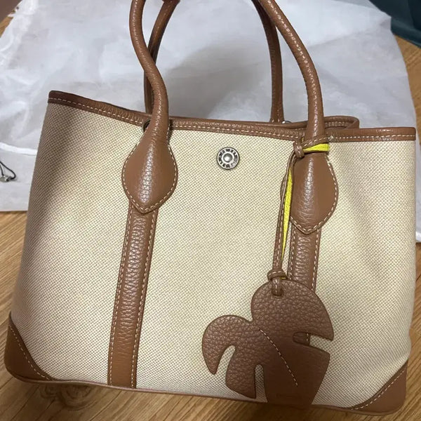 [BUNJANG] Geiger Canvas Bag with Leaf Charm / 가이거 캔버스 가방   택포