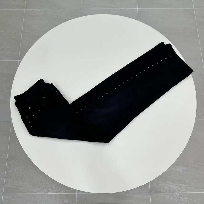 [BUNJANG] LMOOD Studded Denim Pants Black Size 44 / LMOOD 엘무드 스터드 데님팬츠 블랙 44