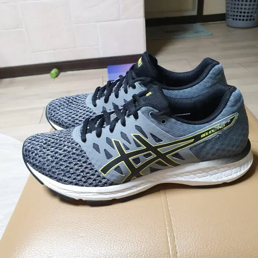 [BUNJANG] Asics Gel-Excite Running Shoes Grey Yellow 250 / 아식스 젤익사이트 운동화 그레이 옐로우 250
