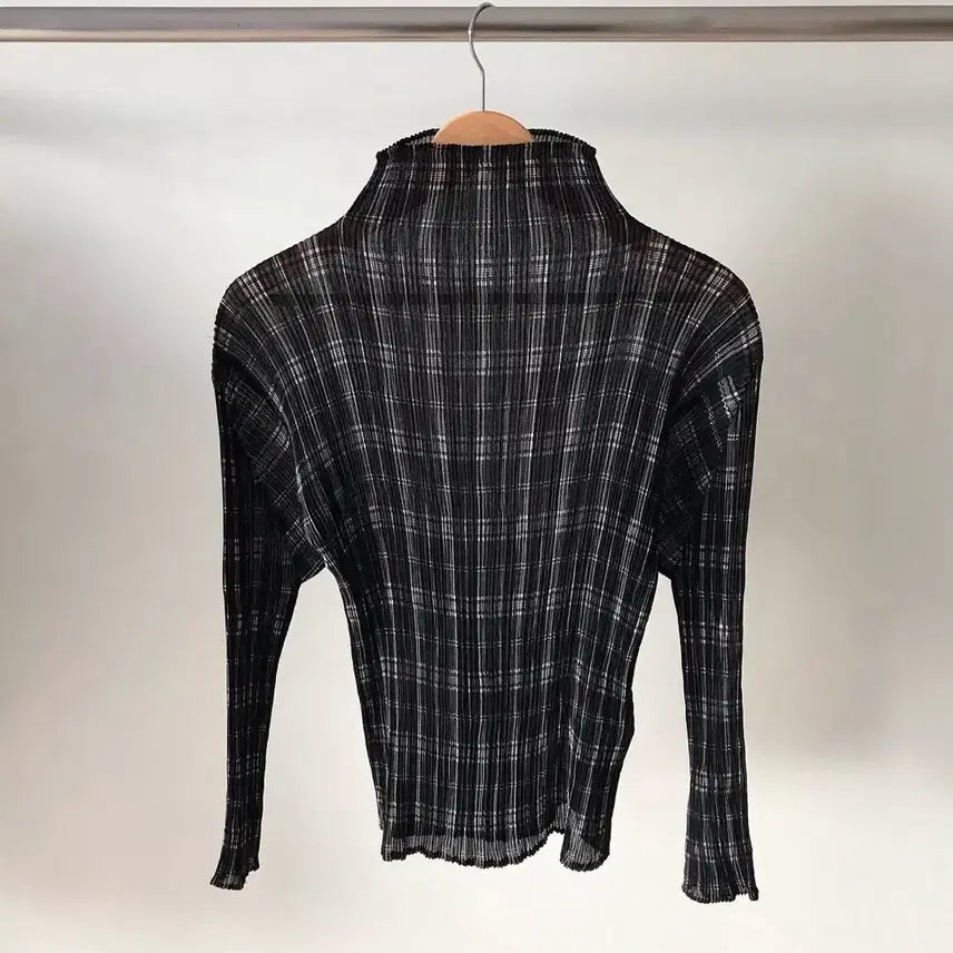 [BUNJANG] Issey Miyake Black Check Pleats Long Sleeve Top / 이세이미야케 블랙 체크 플리츠 긴팔