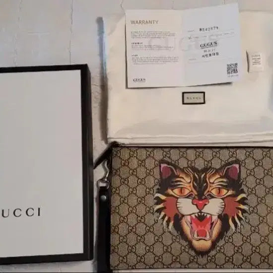 [BUNJANG] Gucci Cat Pattern Leather Clutch Bag / 구찌 클러치