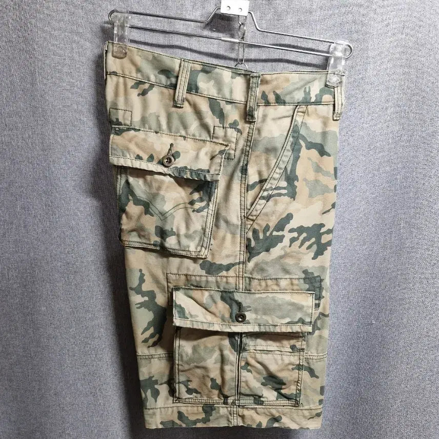 [BUNJANG] Vintage Levi's Cargo Shorts Camouflage Bermuda Fit / 빈티지 리바이스 카고반바지 34~35