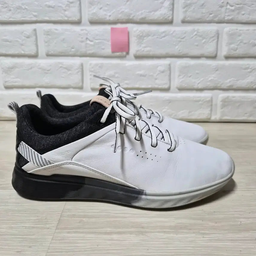 [BUNJANG] ECCO Gore-Tex Spikeless Golf Shoes / 에코 고어텍스 스파이크리스 골프화 240mm