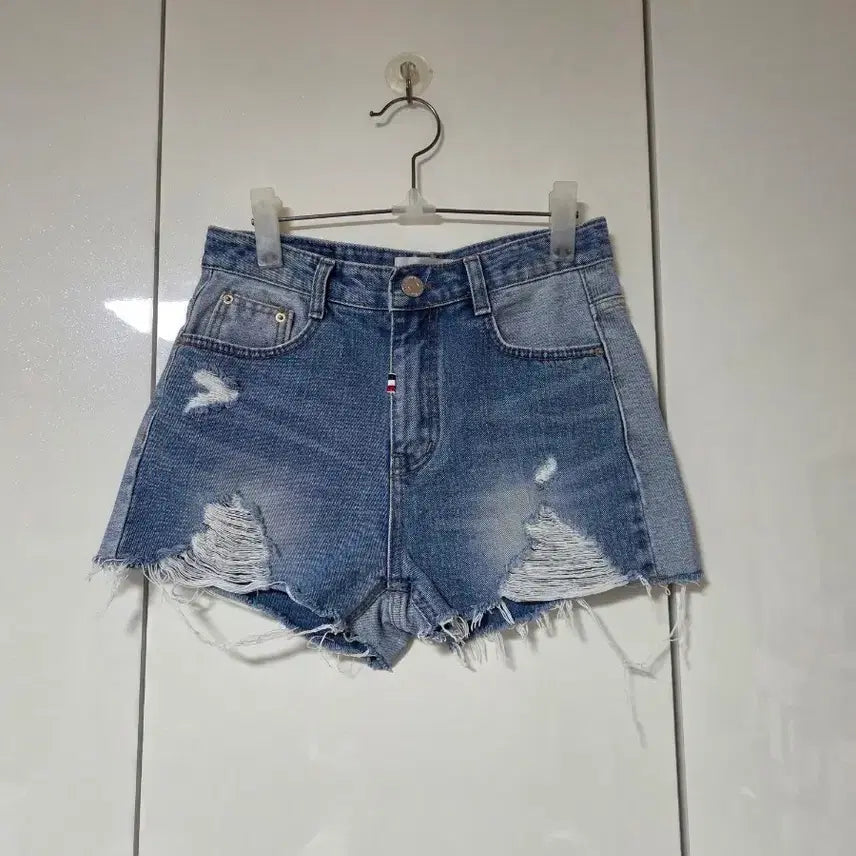 [BUNJANG] TB Logo Distressed Cutoff Shorts / 럭셜 TB로고 숏팬츠 디스트로이드 컷팅 팬츠