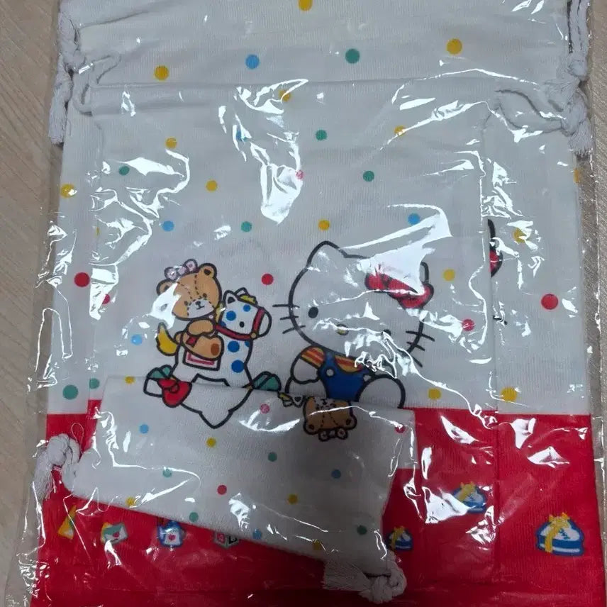 [BUNJANG] Hello Kitty 3-Piece Pouch Set / 헬로키티 3종 파우치 세트