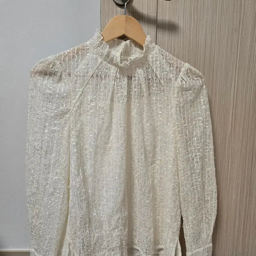 [BUNJANG] JJ JIGOTT Smoking Lace Blouse / JJ JIGOTT 스모킹 레이스 블라우스