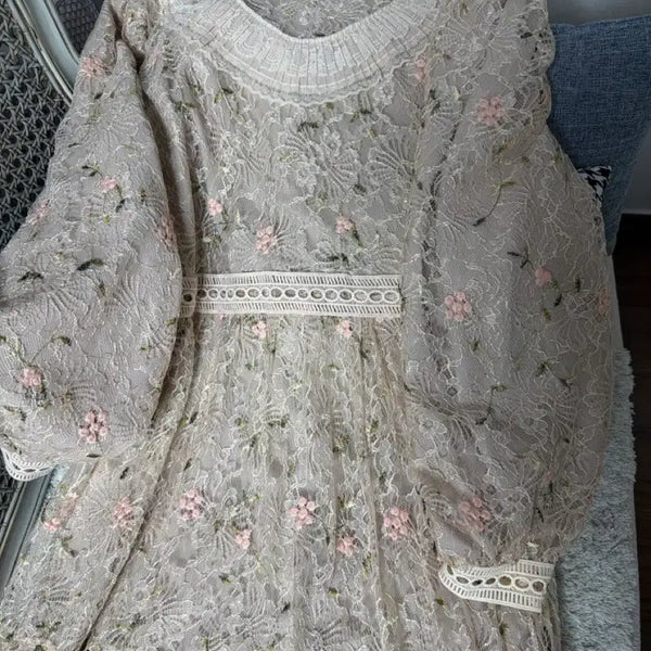 [BUNJANG] by ssiny Floral Embroidered Lace Dress Apricot Pink / by ssiny 바이씨니 꽃 자수 레이스 원피스  살구핑크