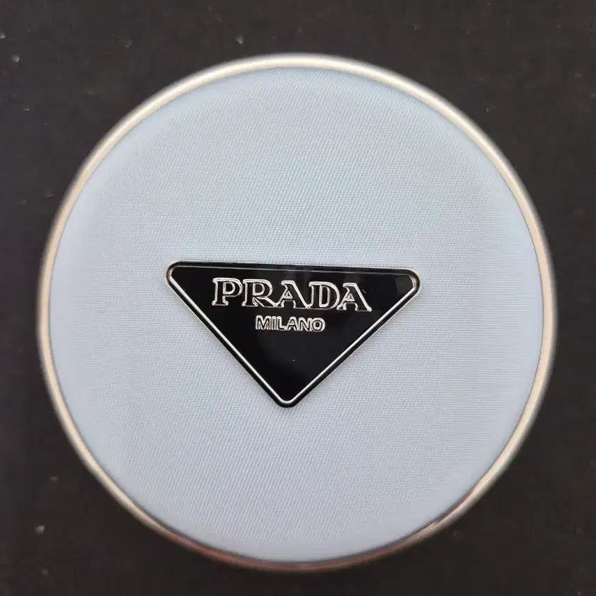 [BUNJANG] Prada Re-Nylon Mesh Cushion Blue Edition LN10 / 미개봉,새상품)프라다리빌메쉬쿠션블루에디션 LN10