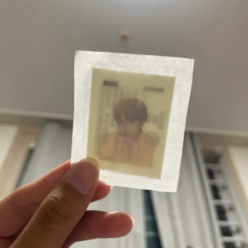 [BUNJANG] BOYNEXTDOOR Riwoo Cream Bread Sticker (Sealed) / 보넥도 크림빵 리우 스티커