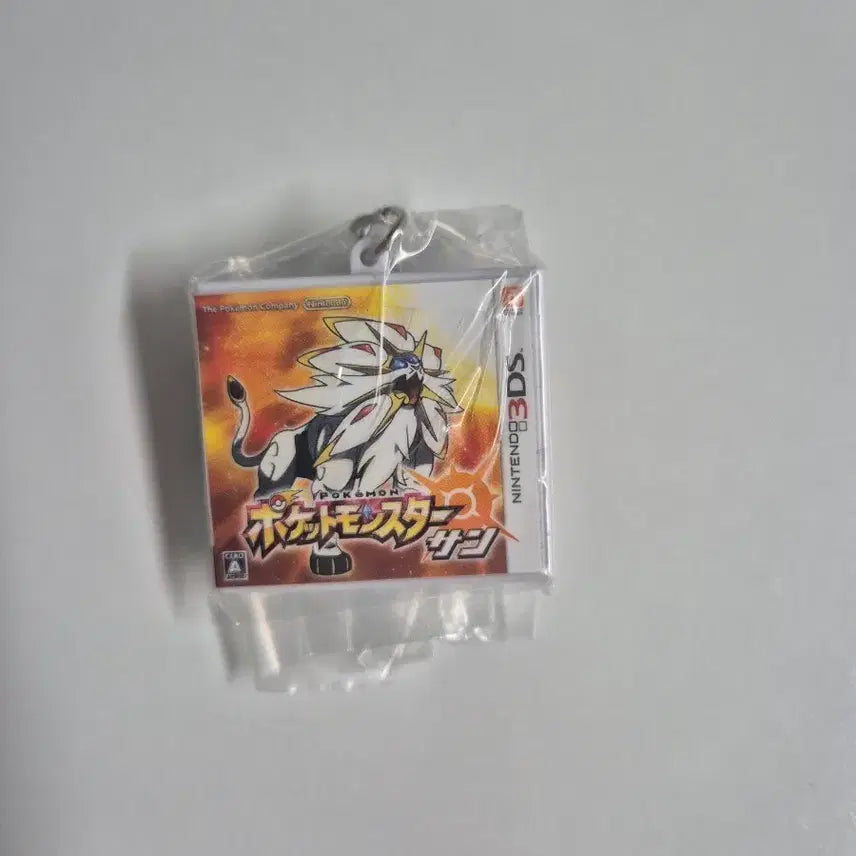 [BUNJANG] Pokemon 30th Anniversary Cartridge Keychain Sun / 포켓몬 30주년 카트리지 키링 썬