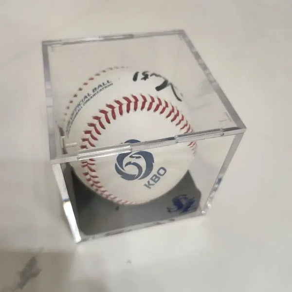 [BUNJANG] Choi Chung-yeon Autographed Baseball (2018 KBO Official Ball) / kbo 공인구 최충연싸인볼
