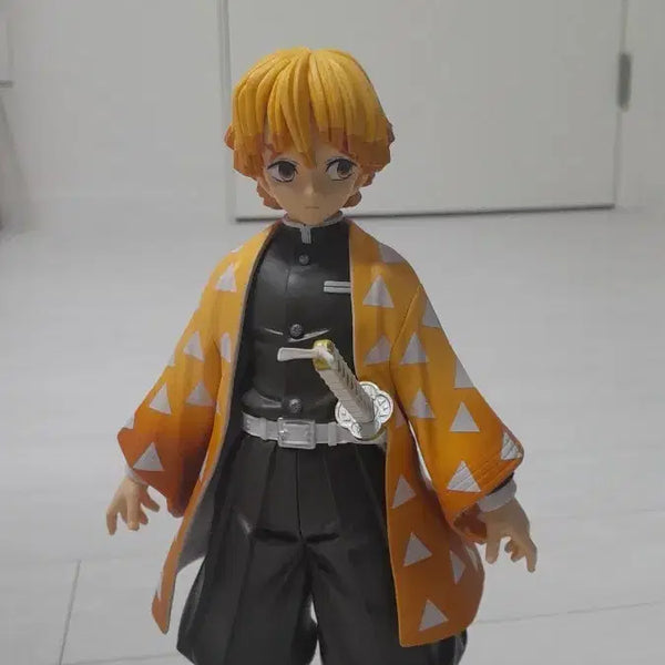 [BUNJANG] Demon Slayer Zenitsu Agatsuma Figure / 귀멸의 칼날 젠이츠 피규어 판매