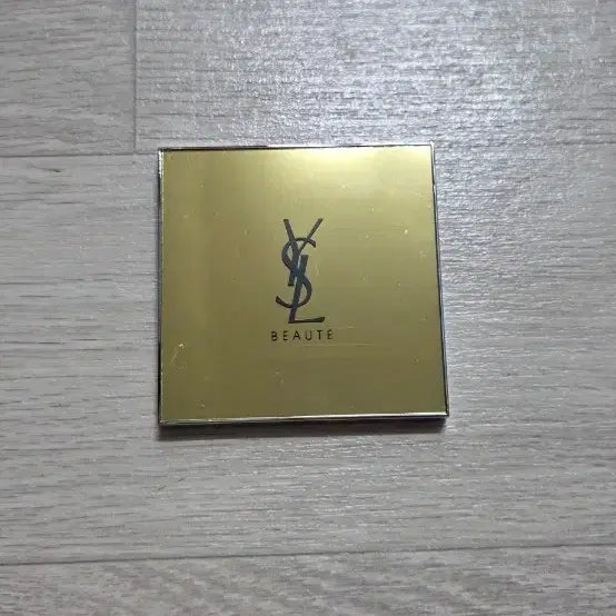 [BUNJANG] Yves Saint Laurent Beauty Gold Hand Mirror with Enamel Case / 입생로랑 뷰티 금색 손거울 + 애나멜 케이스