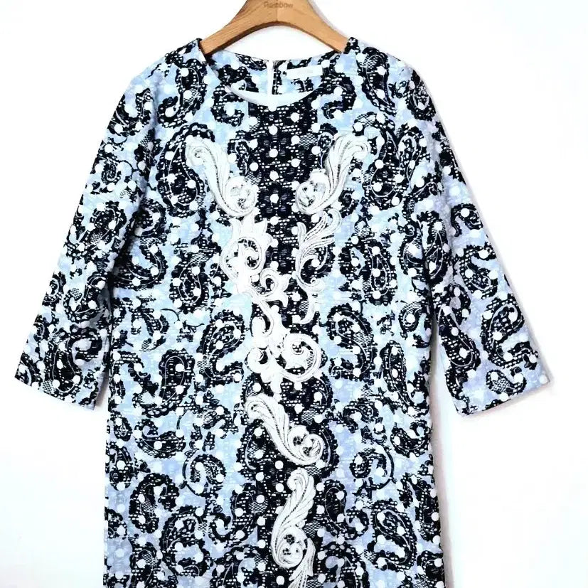 [BUNJANG] ab.plus Embroidered Pattern Dress / 새제품!ab.plus 자수패턴 원피스 66 77