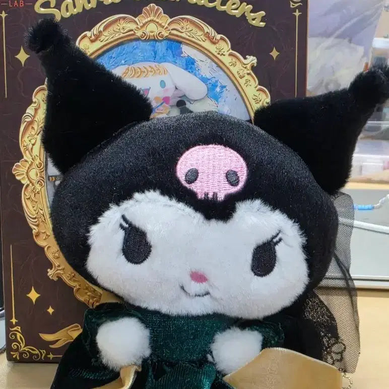[BUNJANG] Sanrio Miniso Kuromi Famous Paintings Series Plush / 산리오 미니소 쿠로미 인형 명화 시리즈 원가 이하