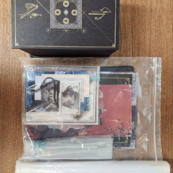 [BUNJANG] The Grandmaster of Demonic Cultivation (Mo Dao Zu Shi) Volumes 1-4 Box Set Special Edition with Official Acrylic Stand and Card Holder / [초판/박스 특별판]마도조사 1-4권 + 비랩공식아크릴스탠드 + 카드지갑