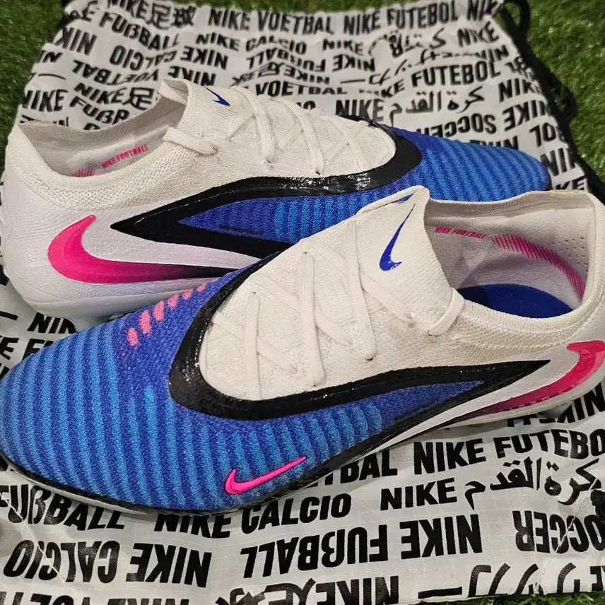 [BUNJANG] Nike Phantom 6 Low Elite AG Attack Pack Soccer Cleats (255mm) / 나이키 팬텀6 로우 엘리트 AG Attack팩 255mm