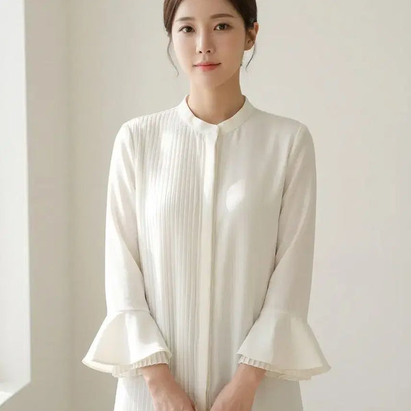 [BUNJANG] ARACHNÉ Pleated Henley Neck Blouse Ivory / 아라크네 플리츠 헨리넥 블라우스 36 | 아이보리 | 플레어 커프스