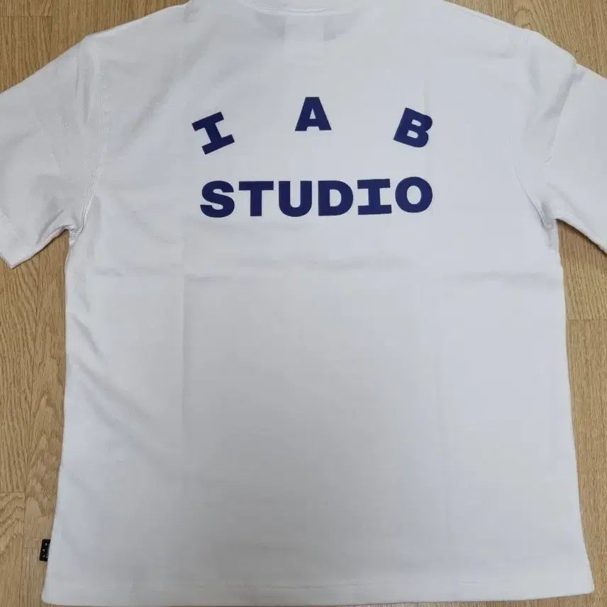 [BUNJANG] IAB Studio Logo T-Shirt White Medium / 아이앱 스튜디오 반팔 M