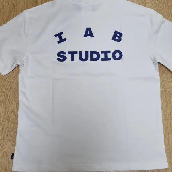 [BUNJANG] IAB Studio Logo T-Shirt White Medium / 아이앱 스튜디오 반팔 M