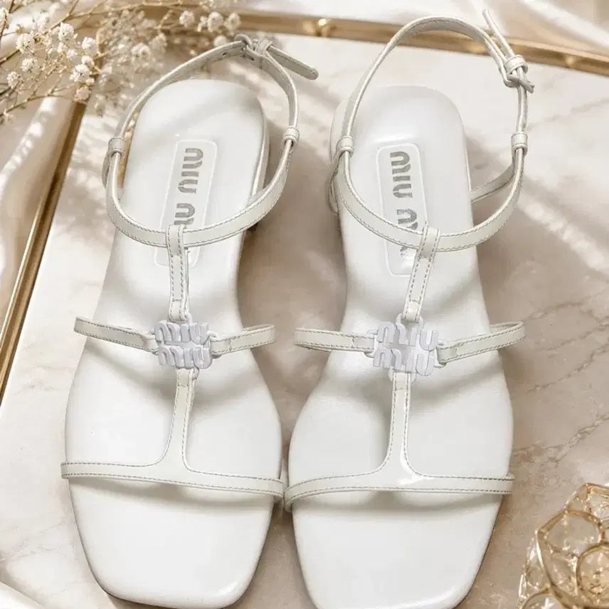 [BUNJANG] Miu Miu Sandals Size 36.5 / (정품) 미우미우 샌들 (36.5)