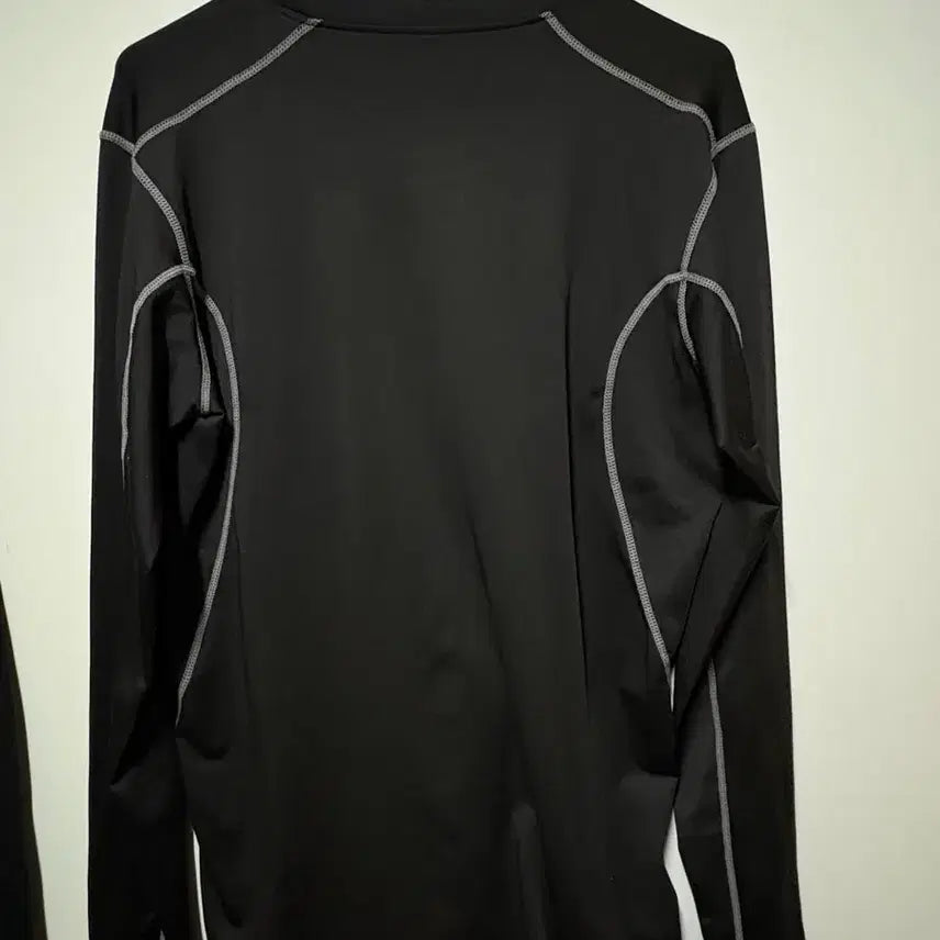 [BUNJANG] Black Long Sleeve Functional T-Shirt / 블랙 롱슬리브 기능성 티셔츠