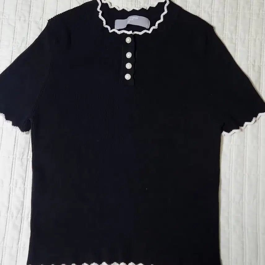 [BUNJANG] 8seconds Pearl Embellished Ribbed Crop Short Sleeve Knit Top S / 에잇세컨즈  진주장식 골지  크롭 반팔 니트 S사이즈