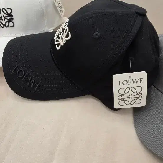 [BUNJANG] Loewe All Embroidery Logo Ball Cap Black / 로에베 올 자수 로고 볼캡 블랙 새상품