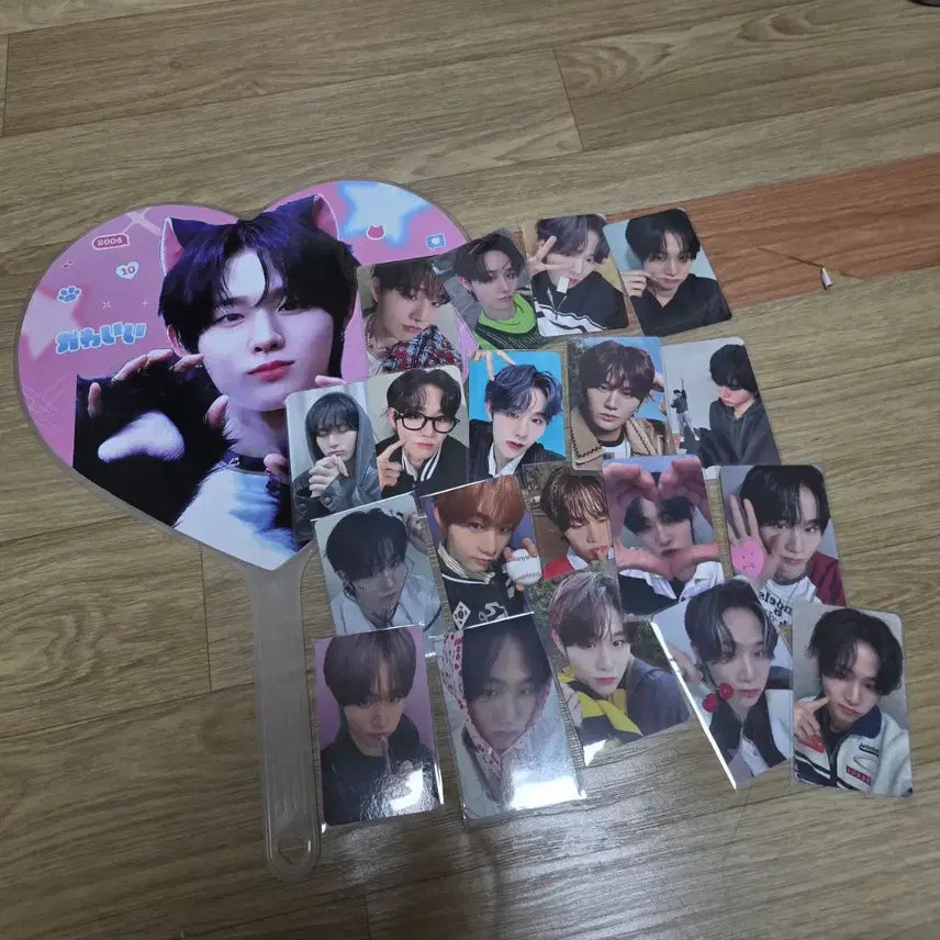 [BUNJANG] EVNNE Jiyunseo Bundle Set Photocard & Uchiwa / 전 이븐 지윤서 우치와와 포카 일괄로 팔아요