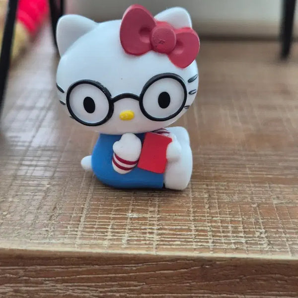 [BUNJANG] Sanrio Hello Kitty Gacha Figure / 산리오 안경을 써요 가챠 헬로키티 피규어