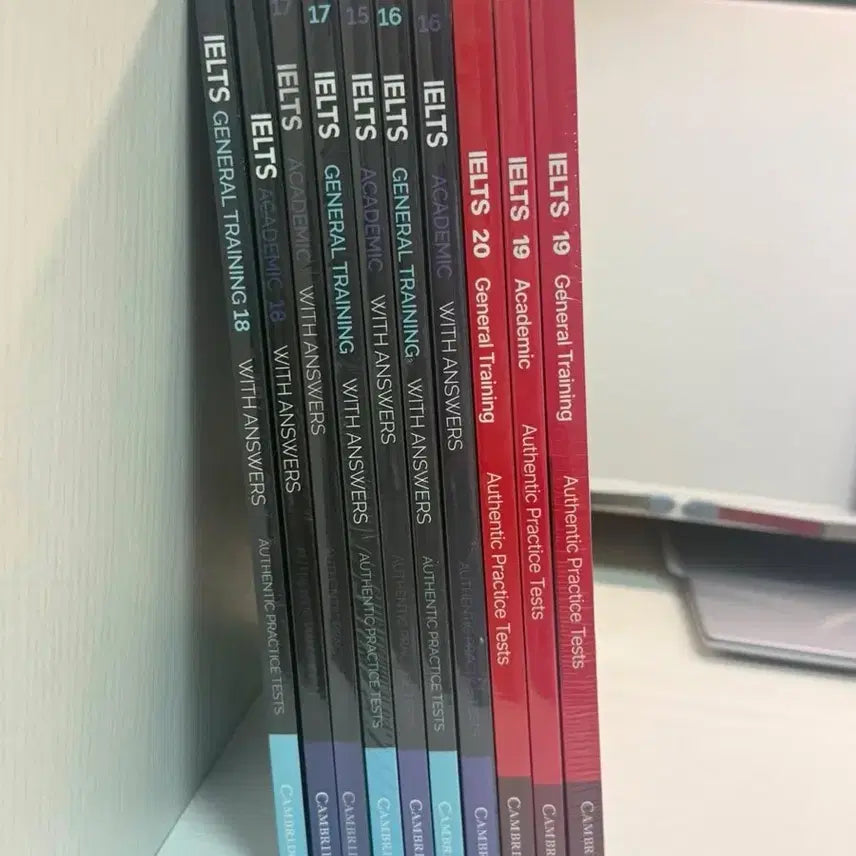 [BUNJANG] Cambridge/HACKERS IELTS Textbooks / (새책) Cambridge/해커스 ielts 교재 판매합니다