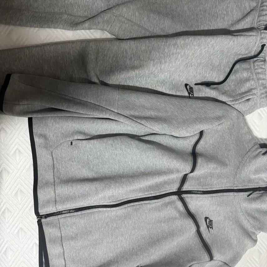 [BUNJANG] Nike Tech Fleece Full-Zip Hoodie & Sweatpants Set - Grey / 나이키 테크 플리스 후드 집업 그레이 상하의 세트